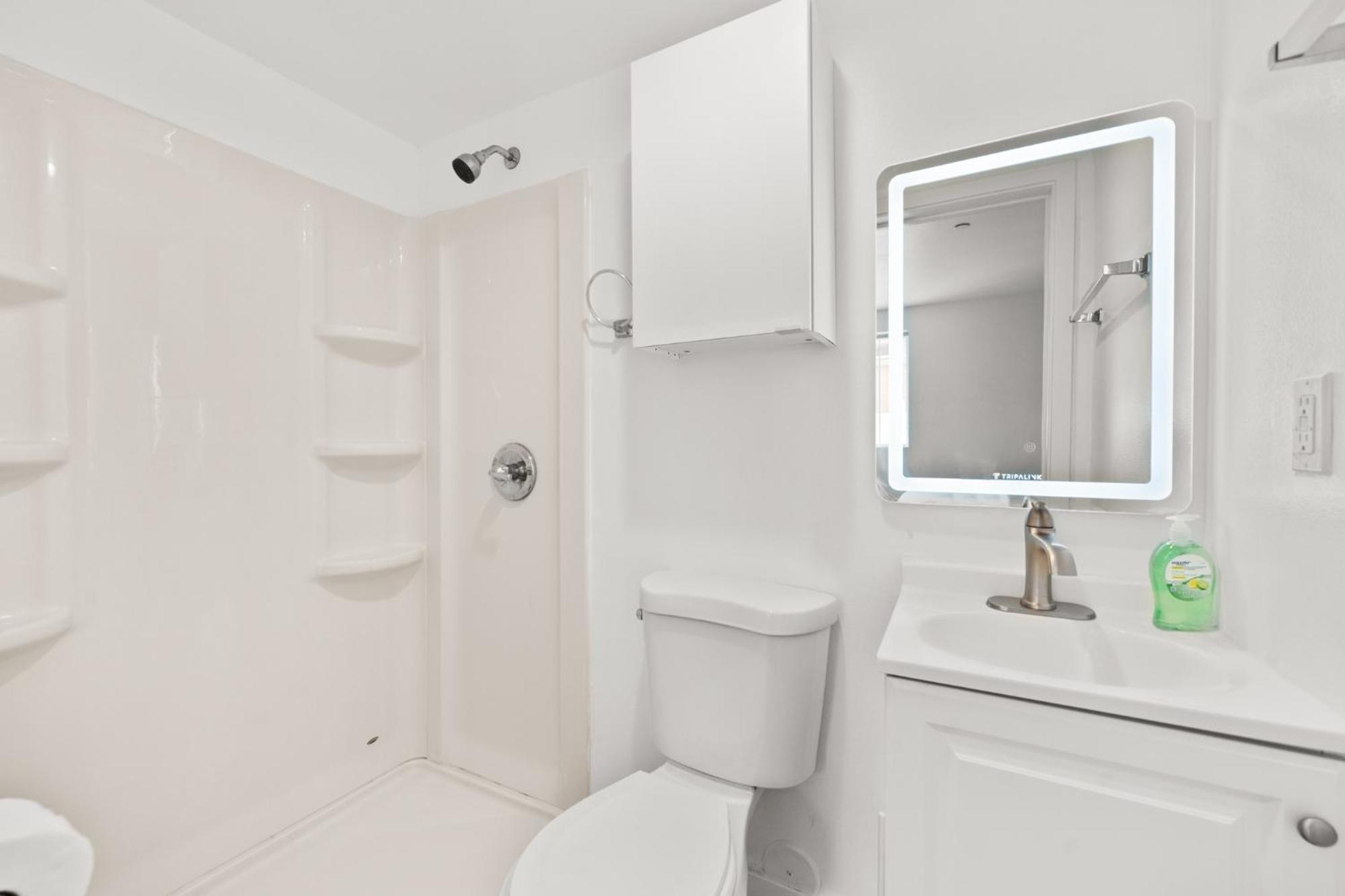 לוס אנג'לס Modern Getaway In The Heart Of La Near Usc, Private Room With Share Living Room And Kitchen מראה חיצוני תמונה