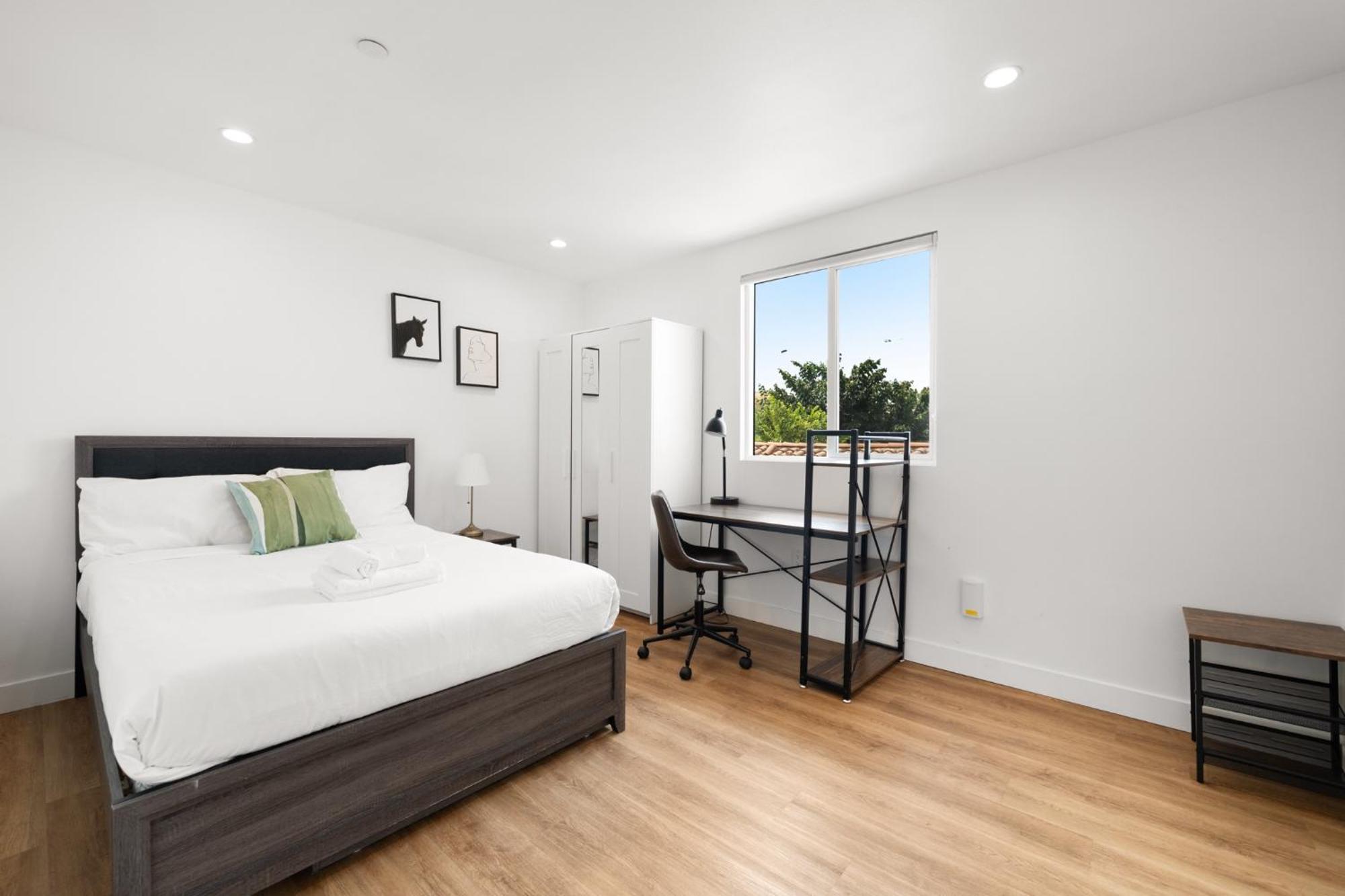 לוס אנג'לס Modern Getaway In The Heart Of La Near Usc, Private Room With Share Living Room And Kitchen מראה חיצוני תמונה