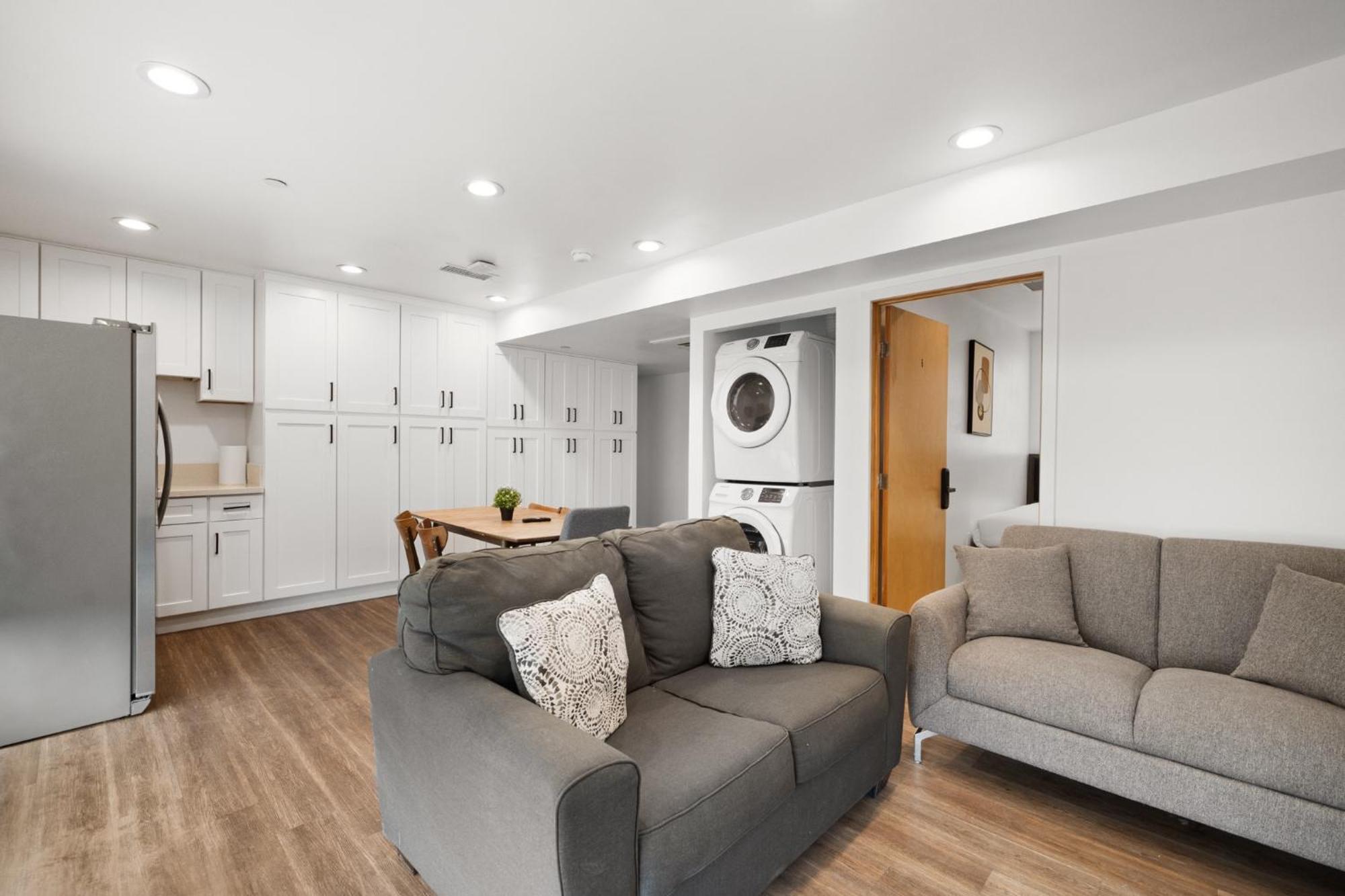 לוס אנג'לס Modern Getaway In The Heart Of La Near Usc, Private Room With Share Living Room And Kitchen מראה חיצוני תמונה