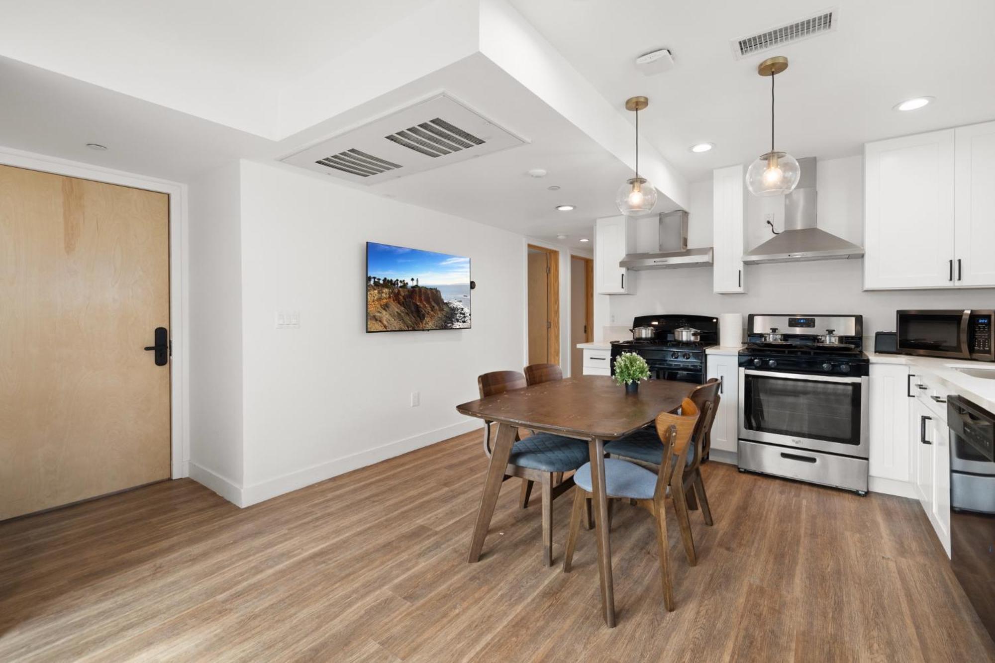 לוס אנג'לס Modern Getaway In The Heart Of La Near Usc, Private Room With Share Living Room And Kitchen מראה חיצוני תמונה